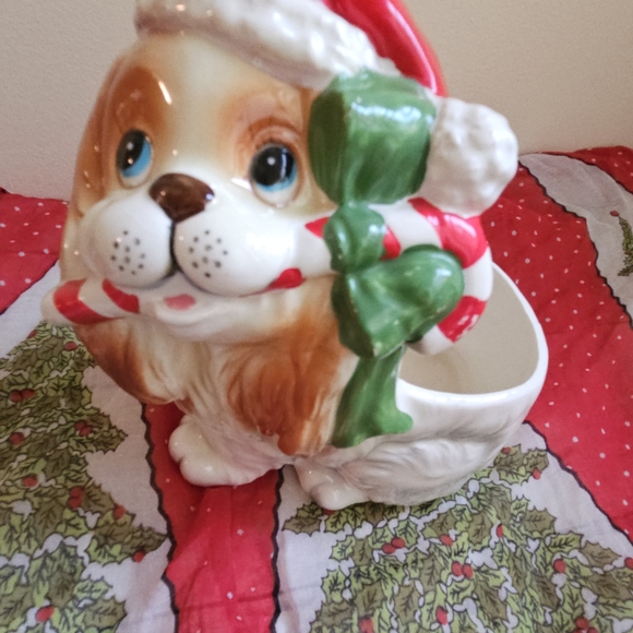 Inarco Christmas Puppy Planter, Cute Spaniel Holiday Plant Decor, Dog Lover Gift - Picture 3 of 6